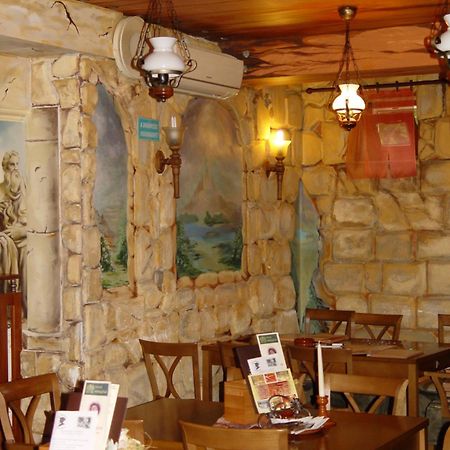 Don Quijote Koezepkori Panzio Es Etterem 호텔 렌티 외부 사진